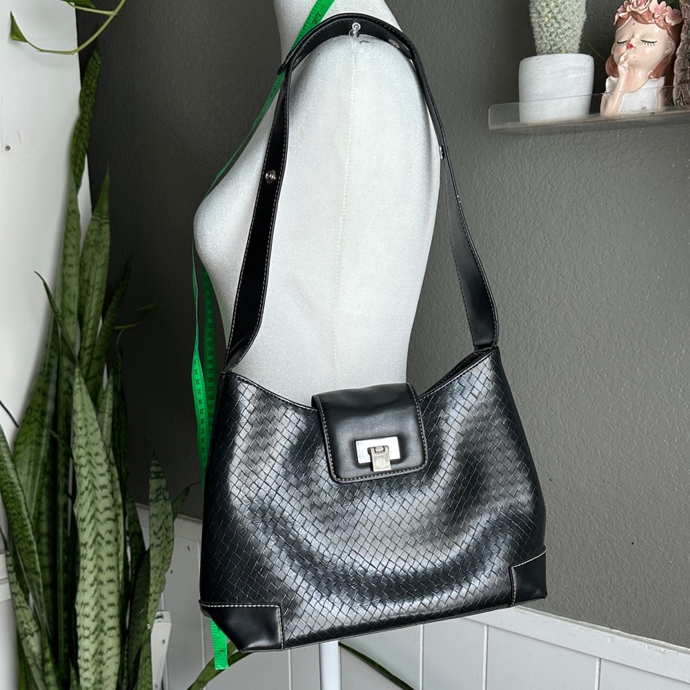 Liz Claiborne Black Woven adjustable Shoulder Bag